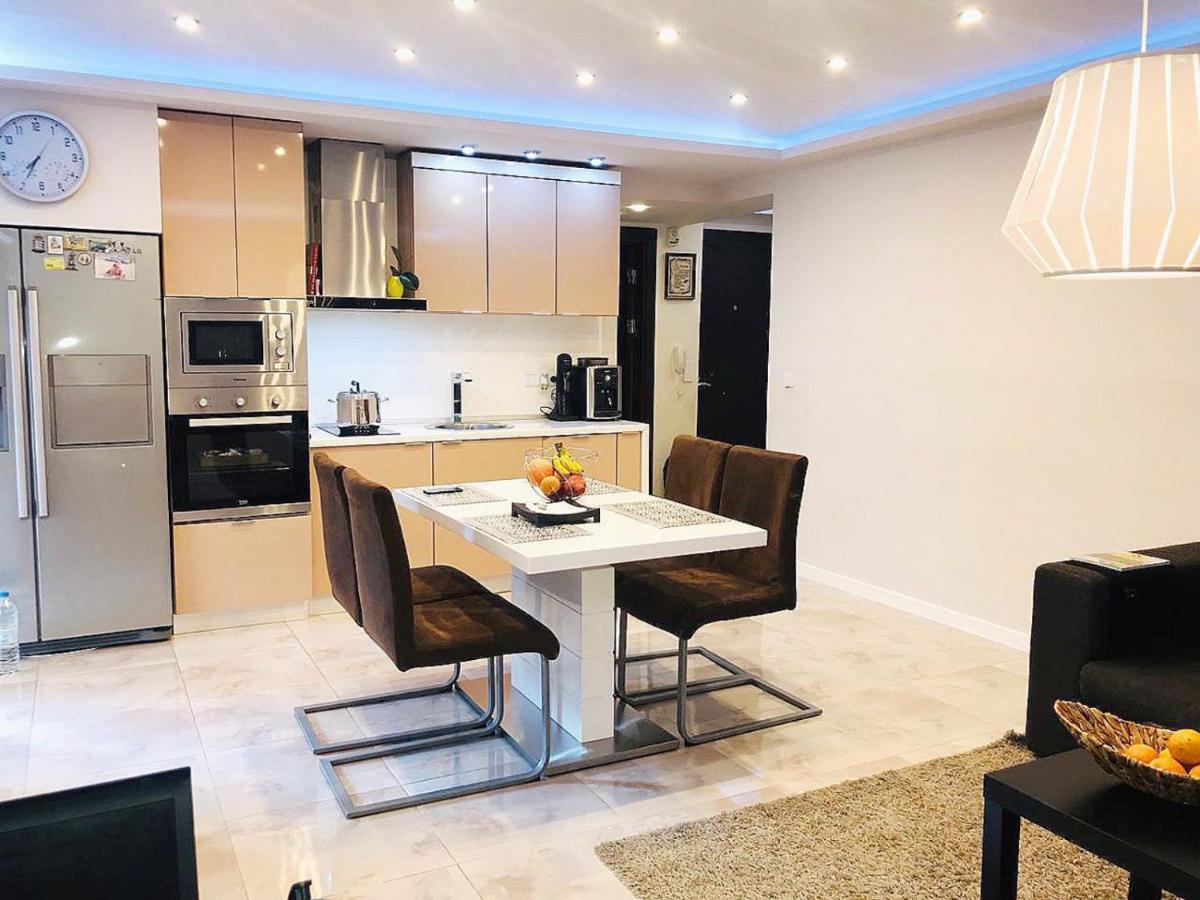Aj Apartment Переа Экстерьер фото